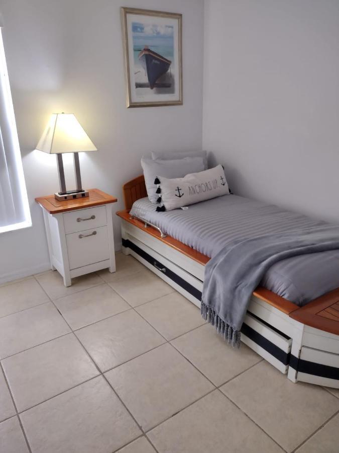 Home From Home 5 Bedroom Villa Davenport Buitenkant foto